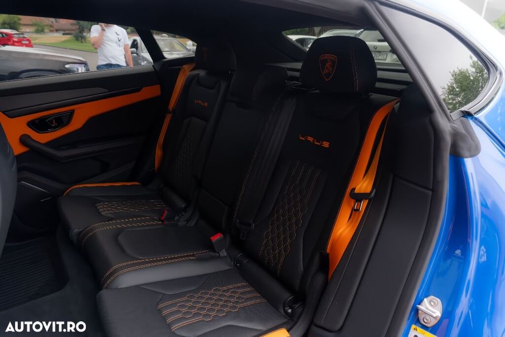 Lamborghini URUS - 35
