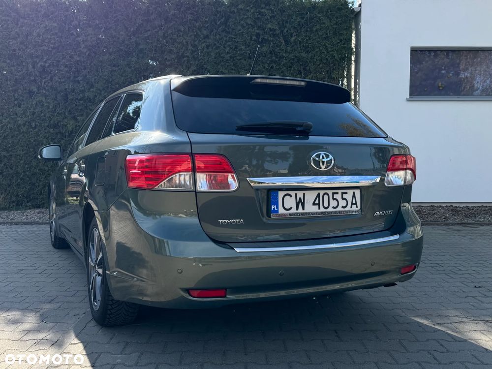 Toyota Avensis - 13