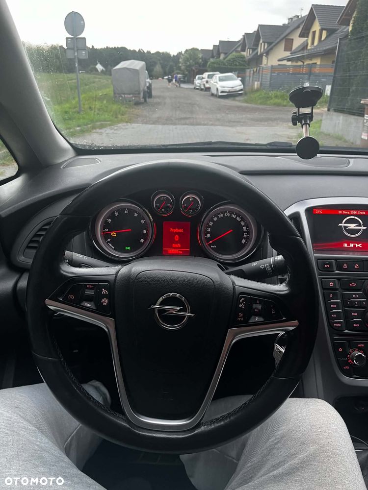 Opel Astra 1.4 T Executive - 6