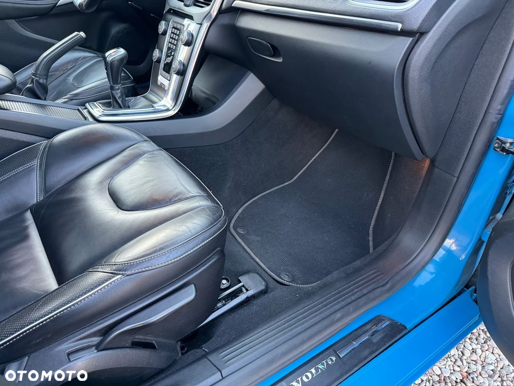 Volvo V40 D4 Drive-E R-Design Momentum - 8