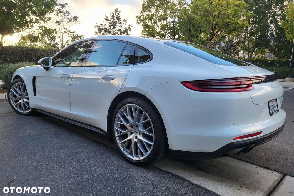 Porsche Panamera 4S - 4