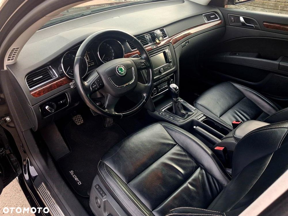 Skoda Superb 1.6 TDI GreenLine - 19