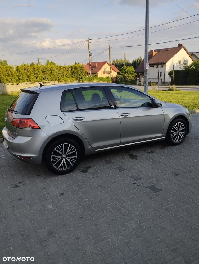 Volkswagen Golf 1.6 TDI BlueMotion Technology Allstar - 4