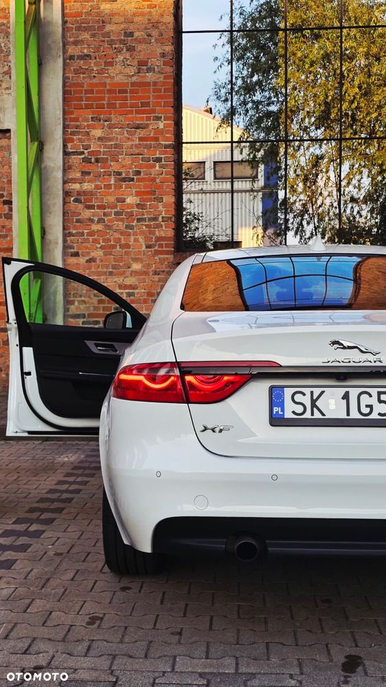 Jaguar XF 2.0 T Prestige - 22