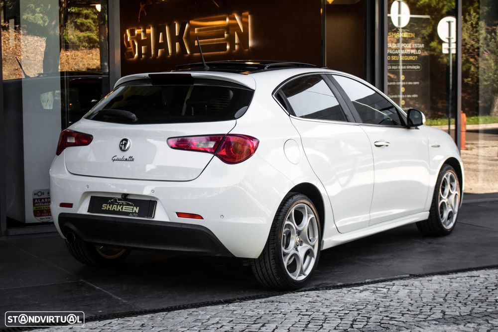 Alfa Romeo Giulietta 1.6 JTDM Distinctive - 4