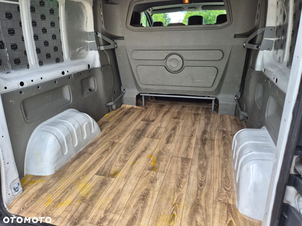 Renault Trafic - 13