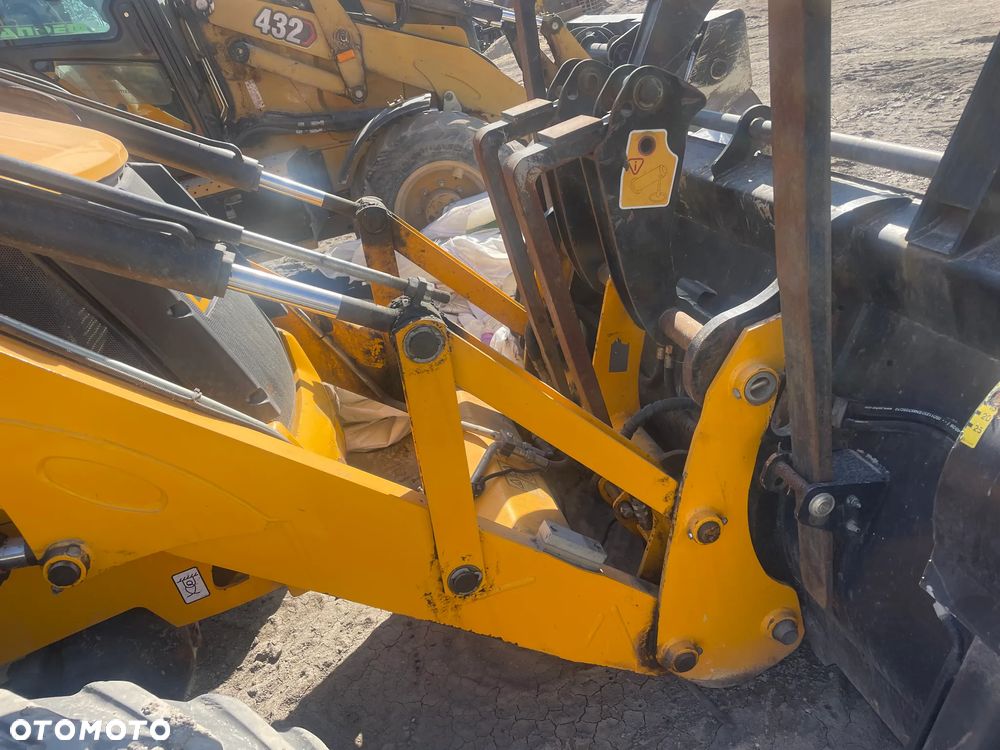 JCB 3CX PLUS - 10