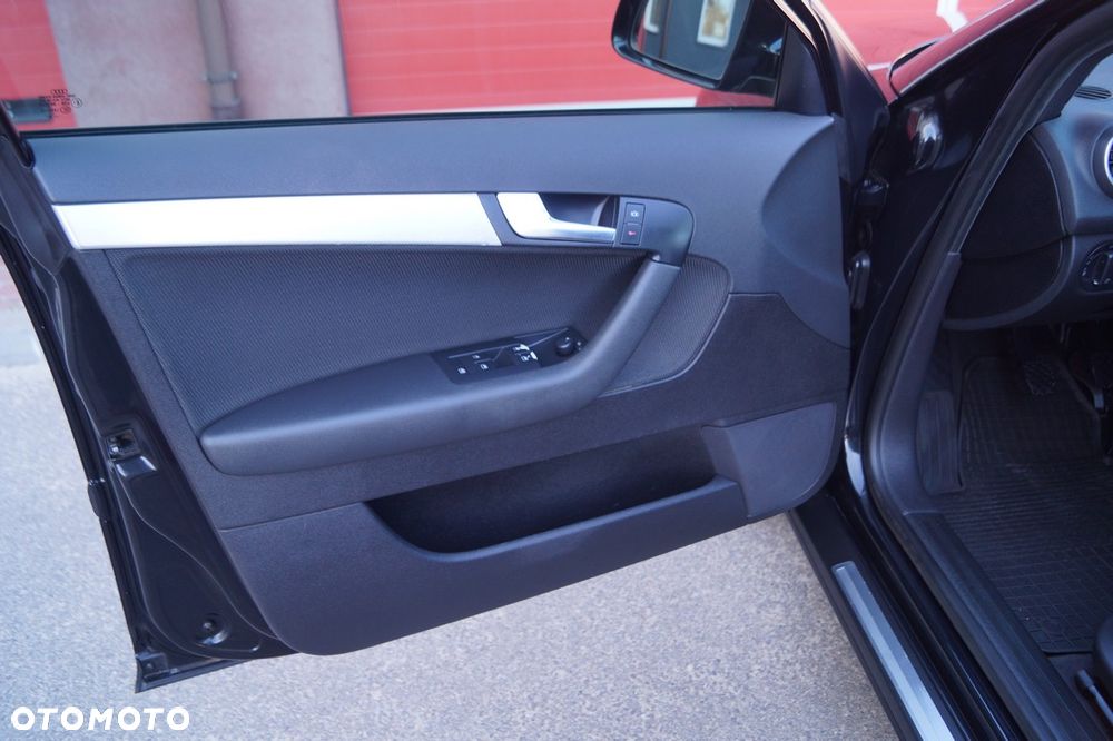 Audi A3 Sportback 1.6 FSI S line Sportpaket plus - 18