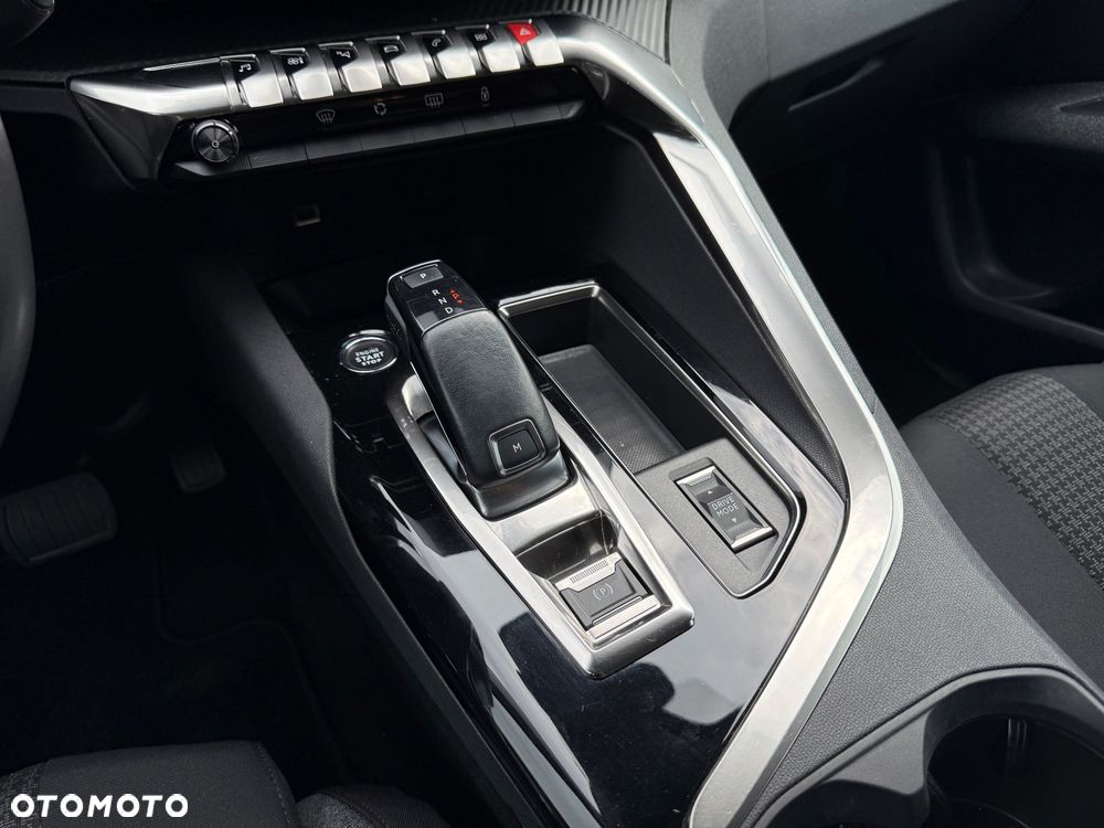 Peugeot 3008 BlueHDi 130 Stop & Start EAT8 Active Business-Paket - 19