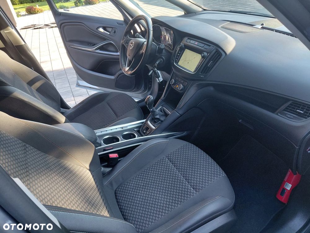 Opel Zafira 1.4 T Cosmo EcoFLEX S&S EU6 - 19