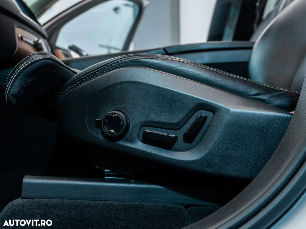 Volvo XC 90 T8 AWD Recharge Geartronic Inscription - 27