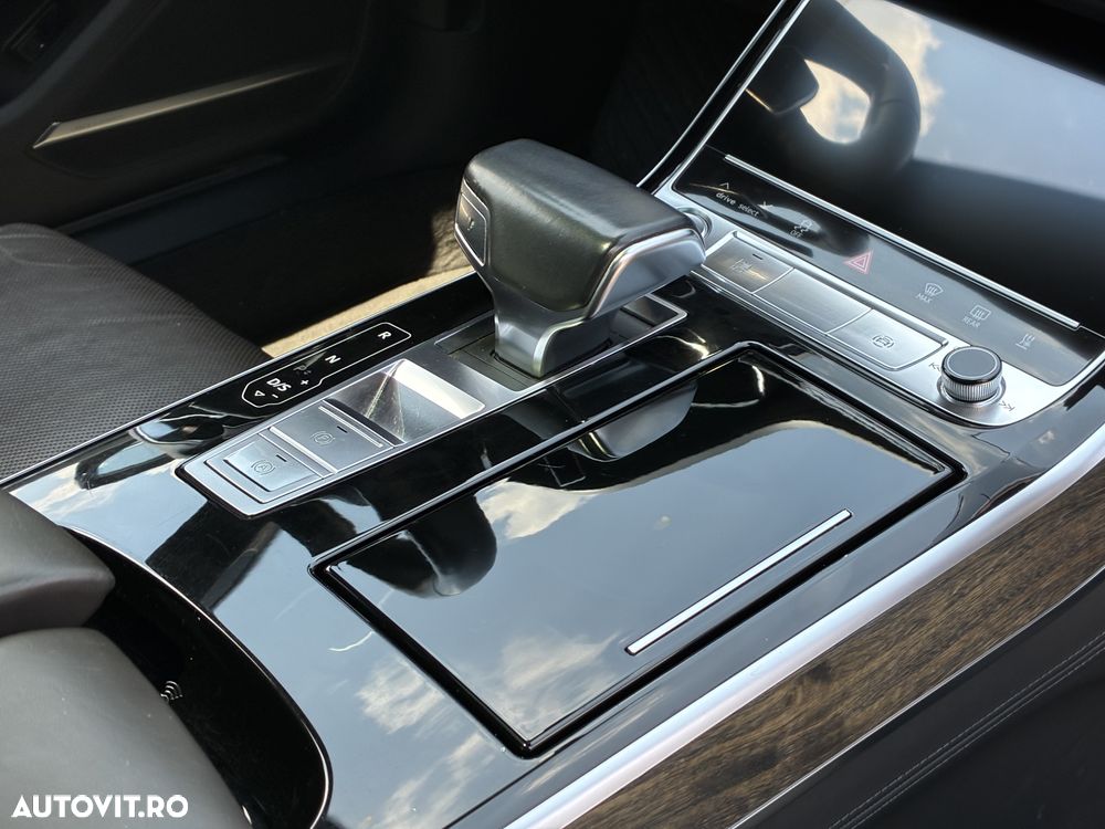 Audi A8 55 TFSI quattro Tiptronic - 15