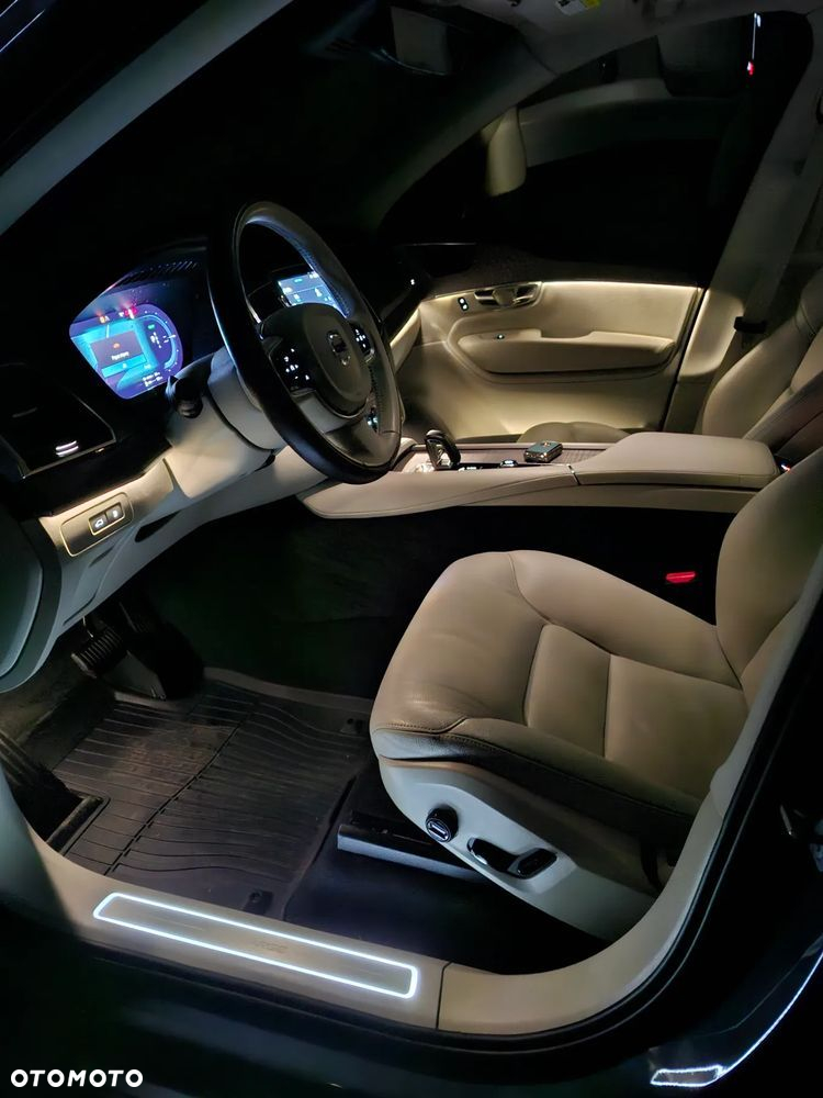 Volvo XC 90 T8 AWD Plug-In Hybrid Plus Bright 7os - 31