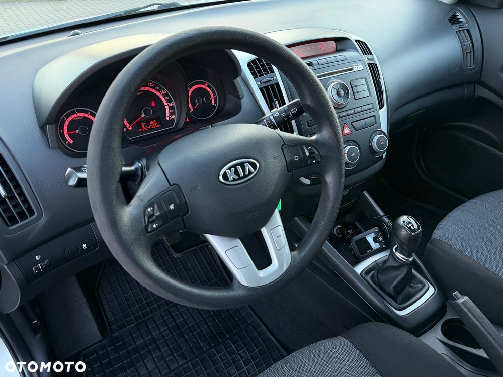 Kia Ceed 1.6 CRDi 90 Vision - 6