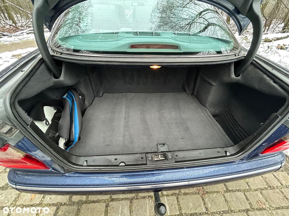 Mercedes-Benz Klasa E - 12