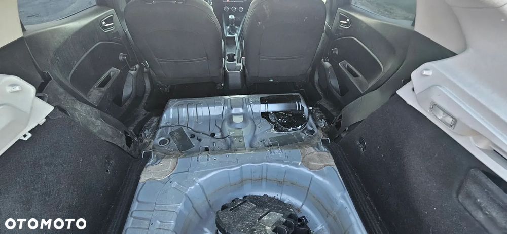 Renault Clio - 10