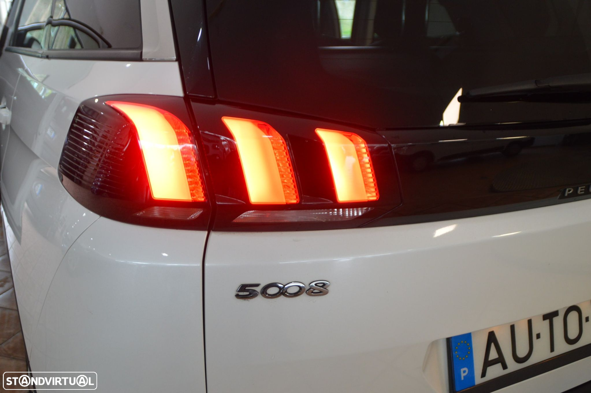 Peugeot 5008 1.2 PureTech Allure EAT6 - 22
