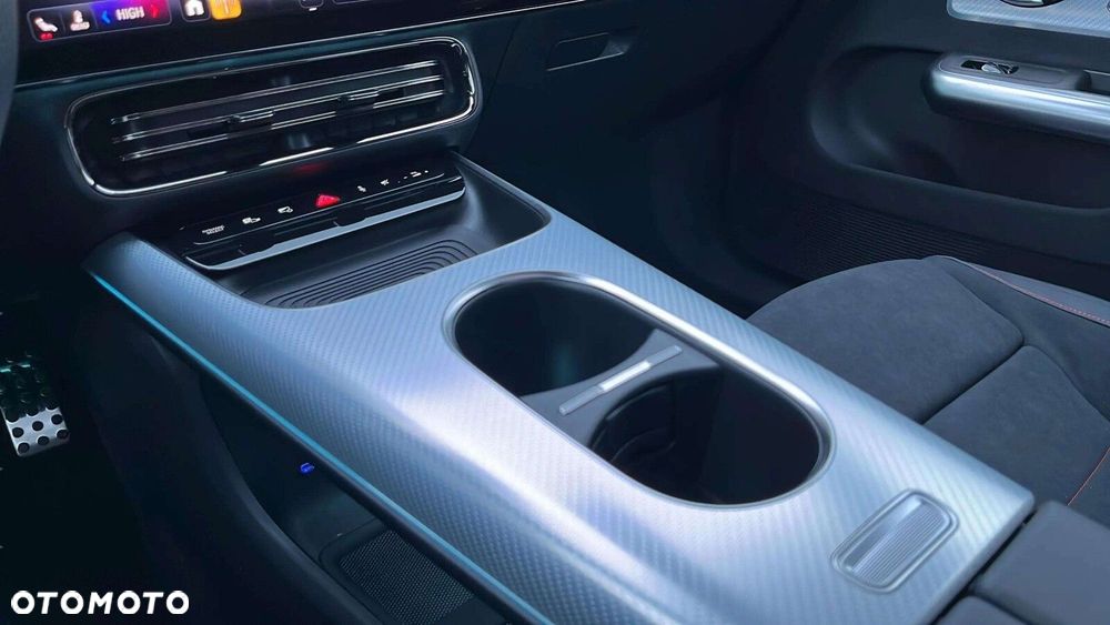 Mercedes-Benz CLA - 13