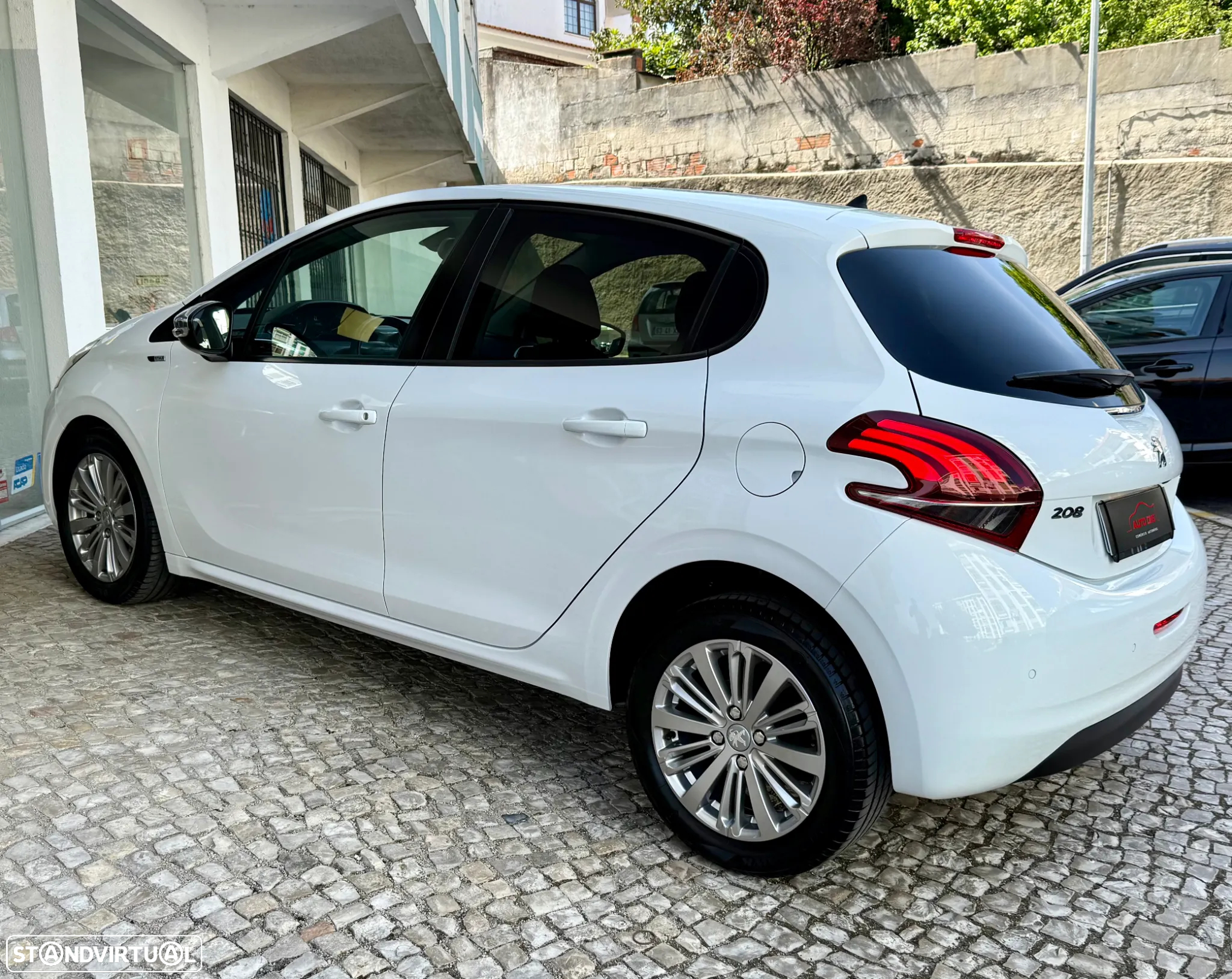 Peugeot 208 1.2 PureTech Style - 6