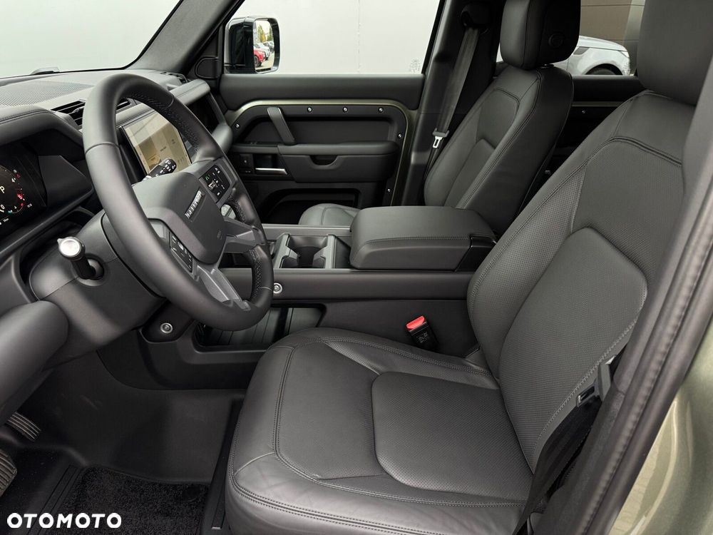 Land Rover Defender - 7