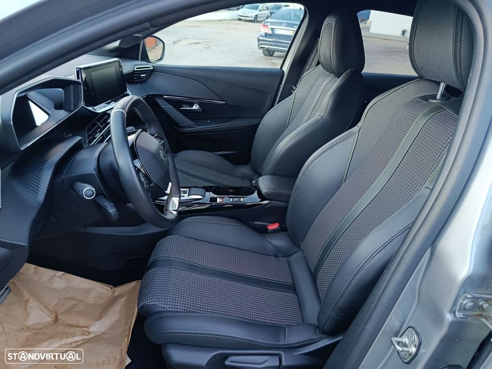 Peugeot e-208 50 kWh GT - 9