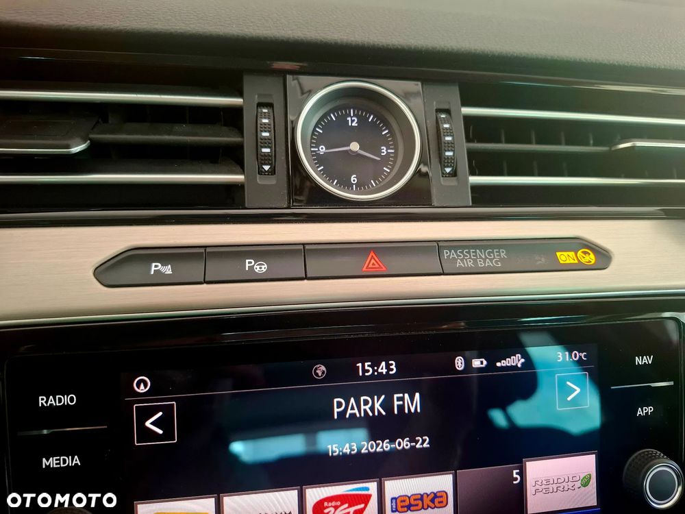 Volkswagen Passat 1.6 TDI SCR DSG Comfortline - 20