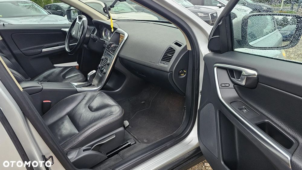 Volvo XC 60 D3 Momentum - 10