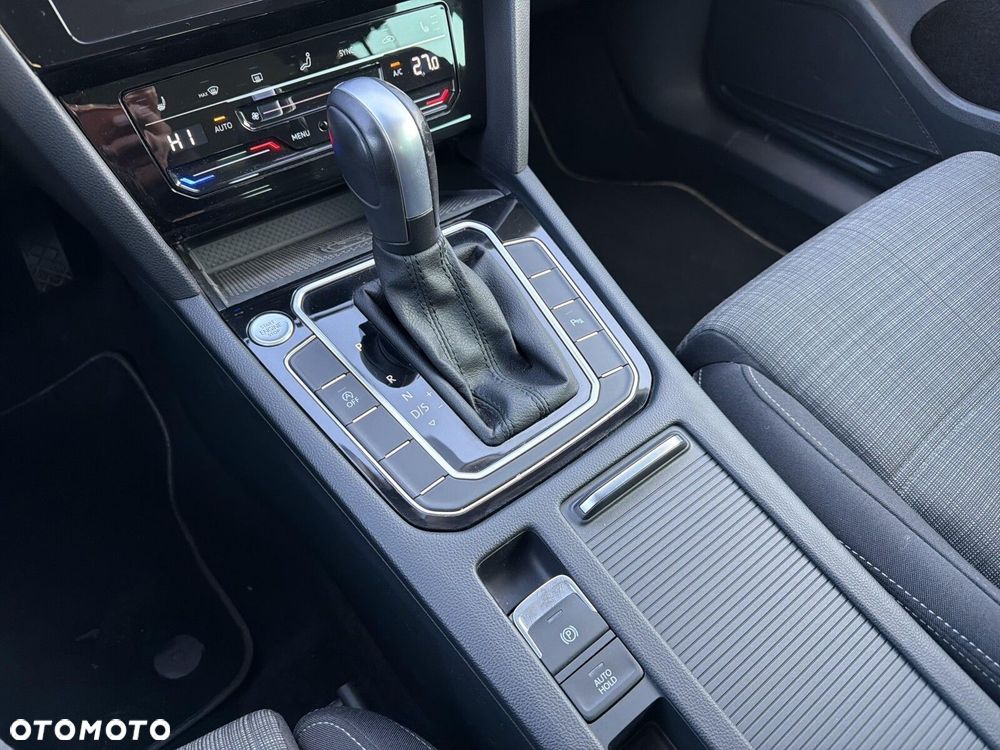 Volkswagen Passat - 17