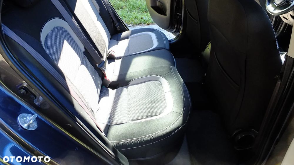 Kia Ceed - 21