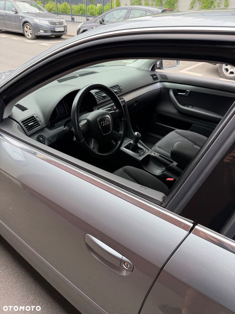 Audi A4 Limousine 1.6 - 9