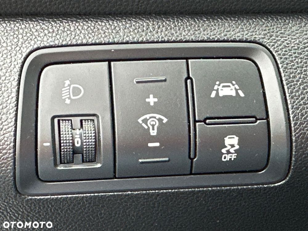 Hyundai i20 1.4 Wersja Jubileuszowa - 34