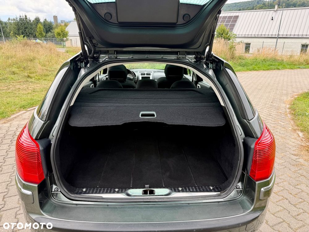 Peugeot 407 SW 140 Premium - 28