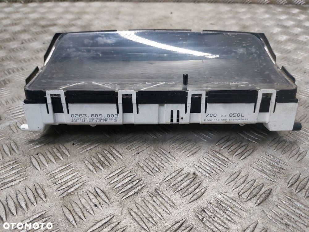 LICZNIK ZEGARY VOLKSWAGEN TRANSPORTER T4 2.4 D 7D0919850L - 2