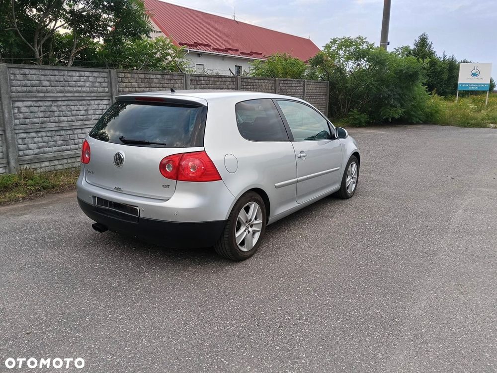 Volkswagen Golf - 6