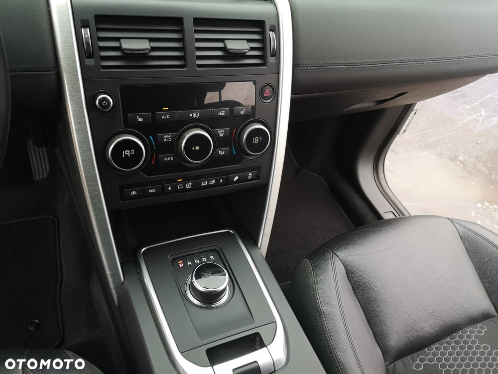Land Rover Discovery Sport TD4 HSE Luxury - 26