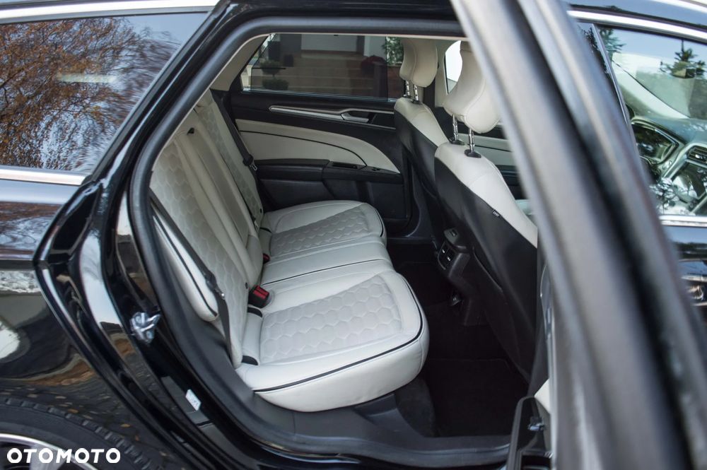 Ford Mondeo Turnier 2.0 TDCi Start-Stopp Vignale - 33