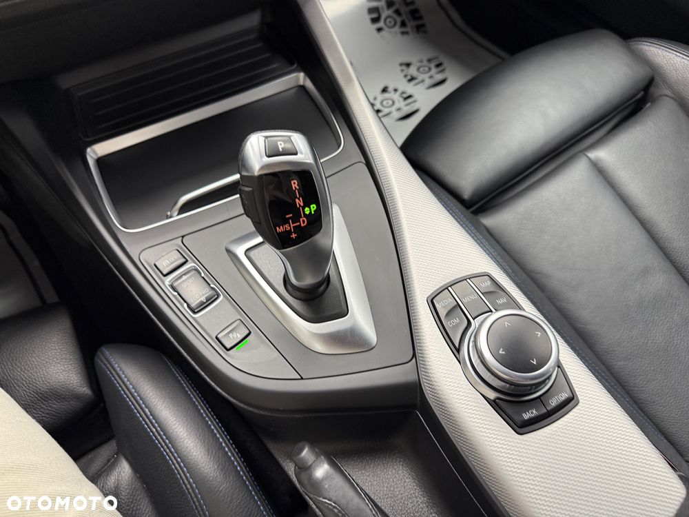 BMW Seria 1 118i - 13