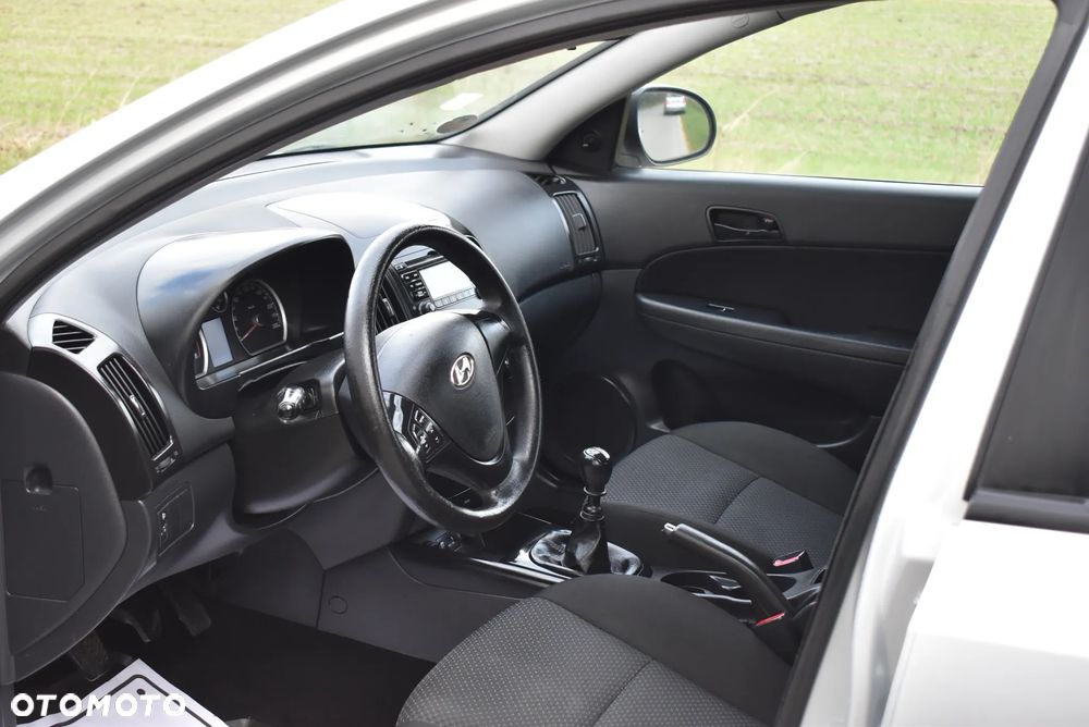 Hyundai i30 i30cw 1.4 FIFA WM Edition - 18