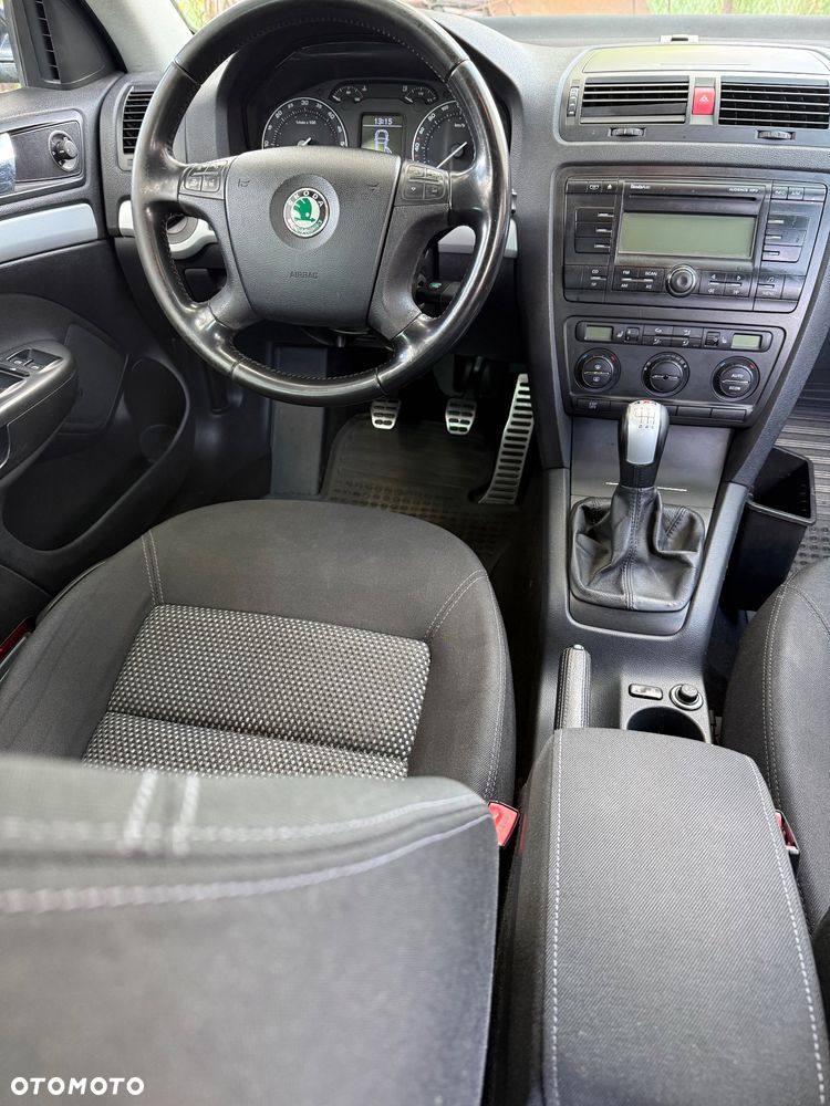 Skoda Octavia 2.0 TDI DPF RS - 11