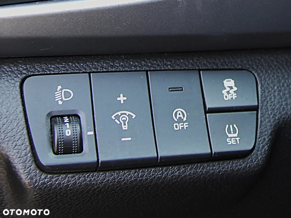 Kia Rio - 21