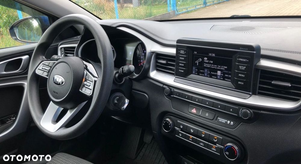Kia Ceed - 12