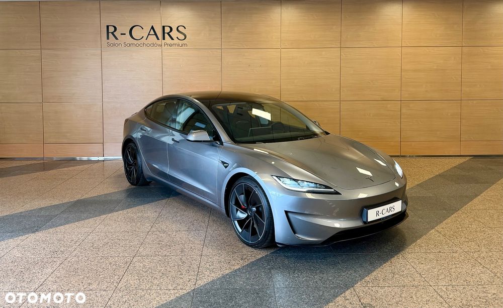 Tesla Model 3 - 1