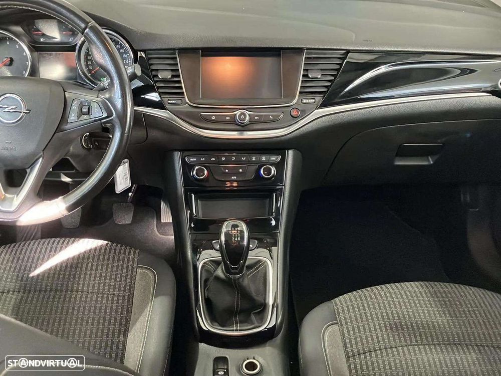 Opel Astra Sports Tourer - 11