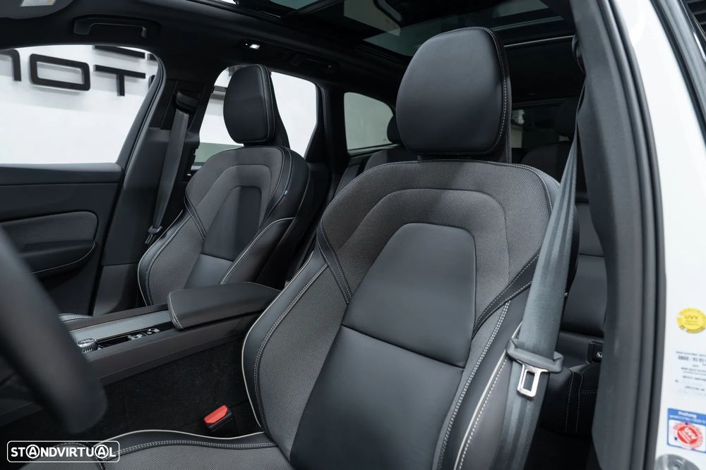 Volvo XC 60 T8 AWD Recharge Core - 26