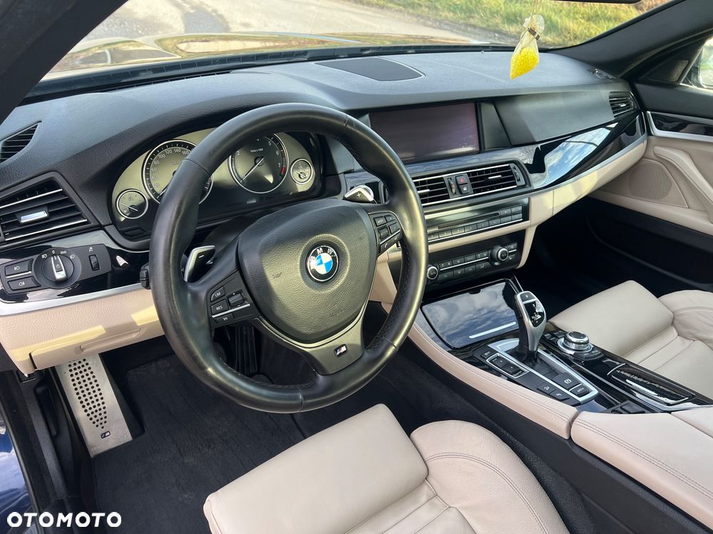 BMW Seria 5 528i xDrive Sport-Aut - 34