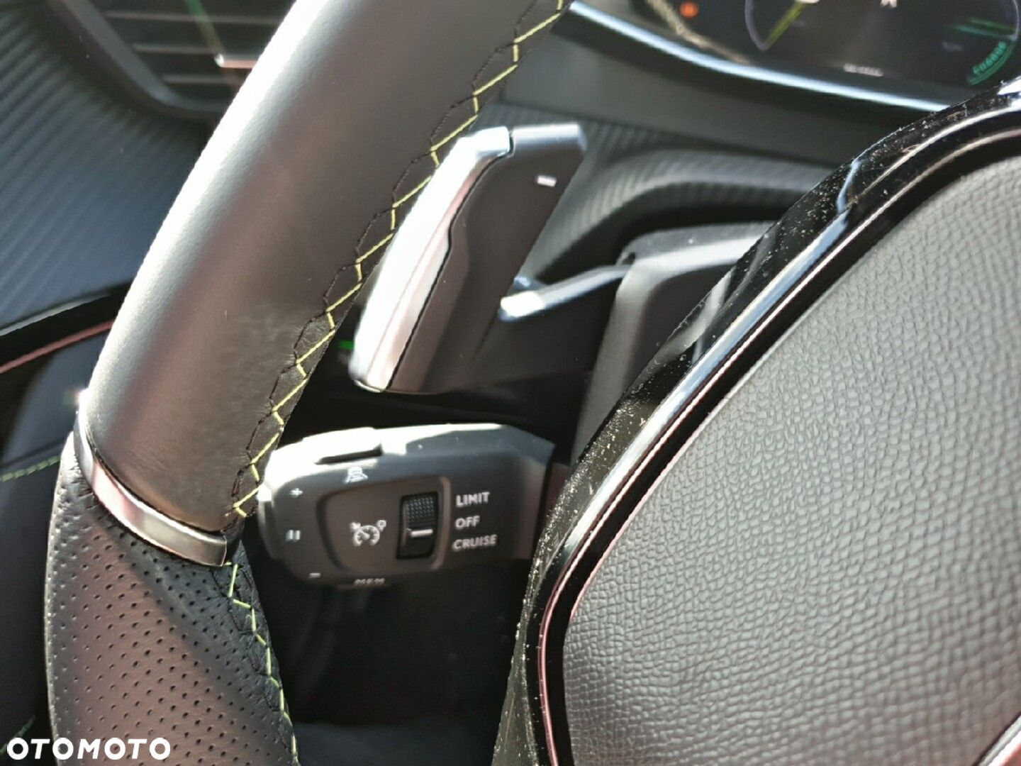 Peugeot 208 - 16