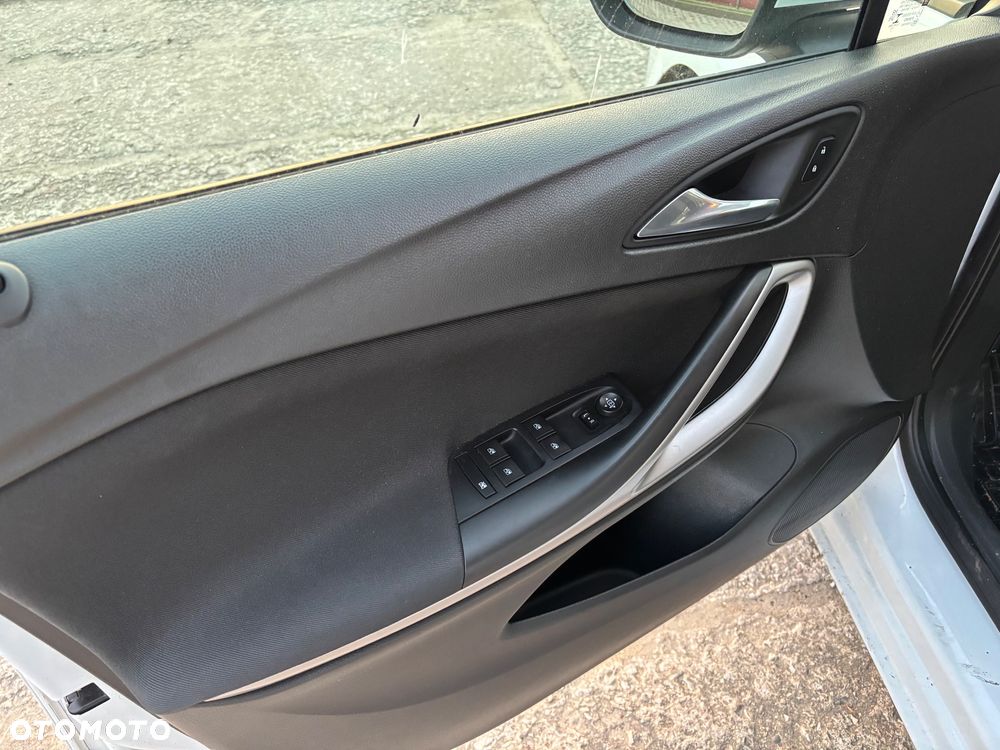 Opel Astra 1.2 T Elegance S&S - 11