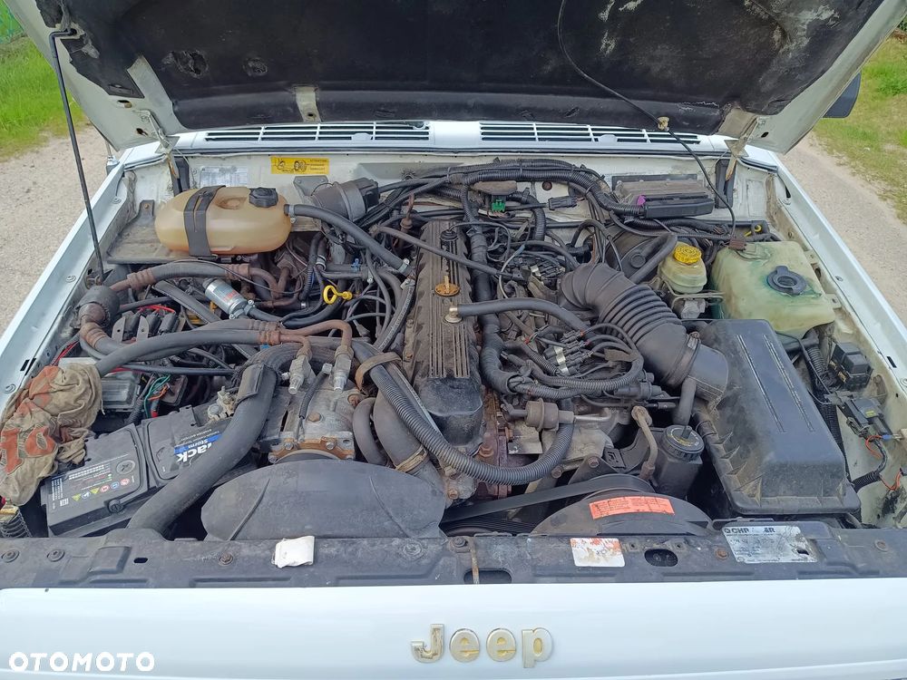 Jeep Cherokee 4.0 Limited - 11