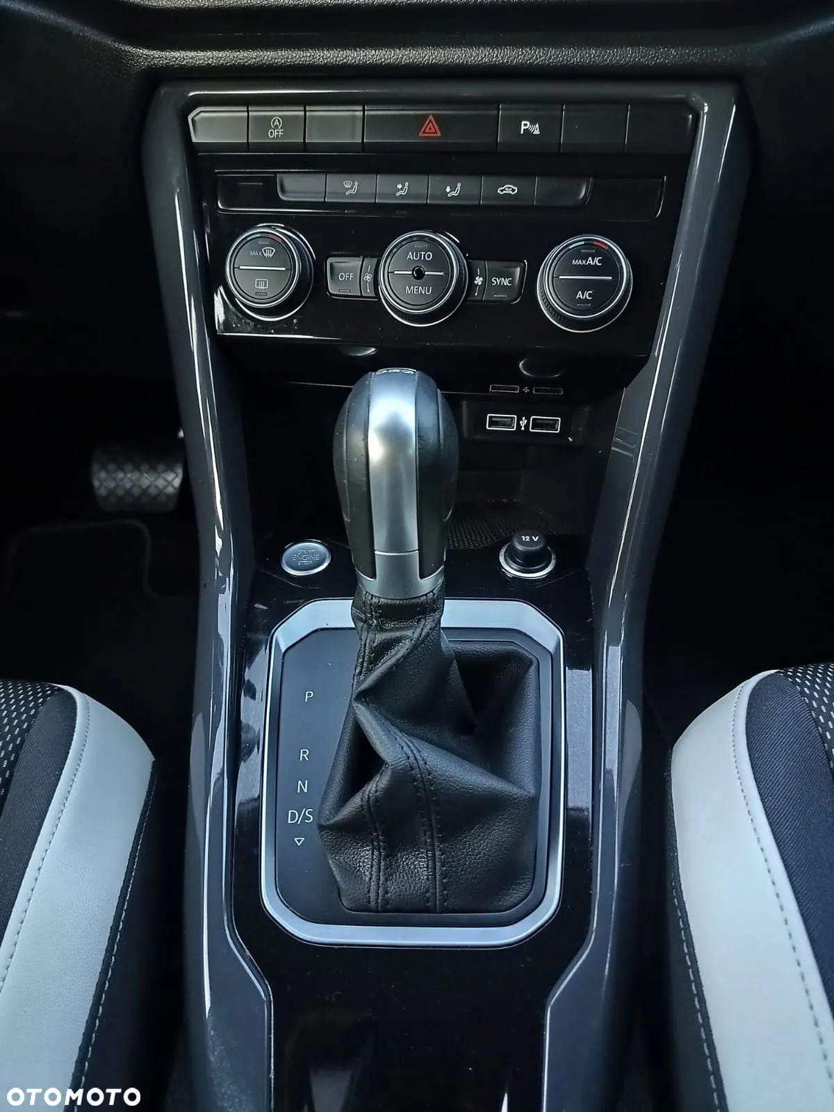 Volkswagen T-Roc - 11
