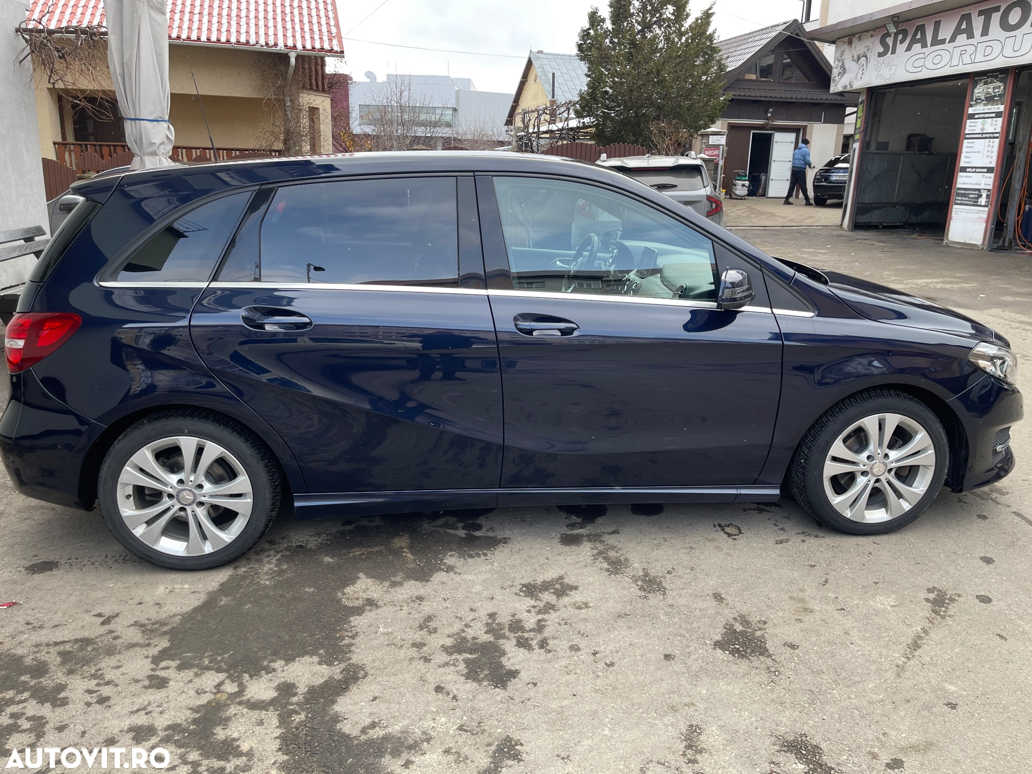 Mercedes-Benz B - 3